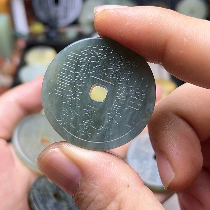 蛇纹石玉挂件未镶嵌一**达