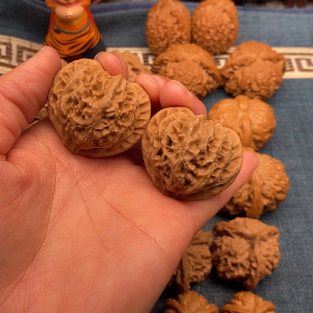 文玩核桃把件40全品桃心宫灯