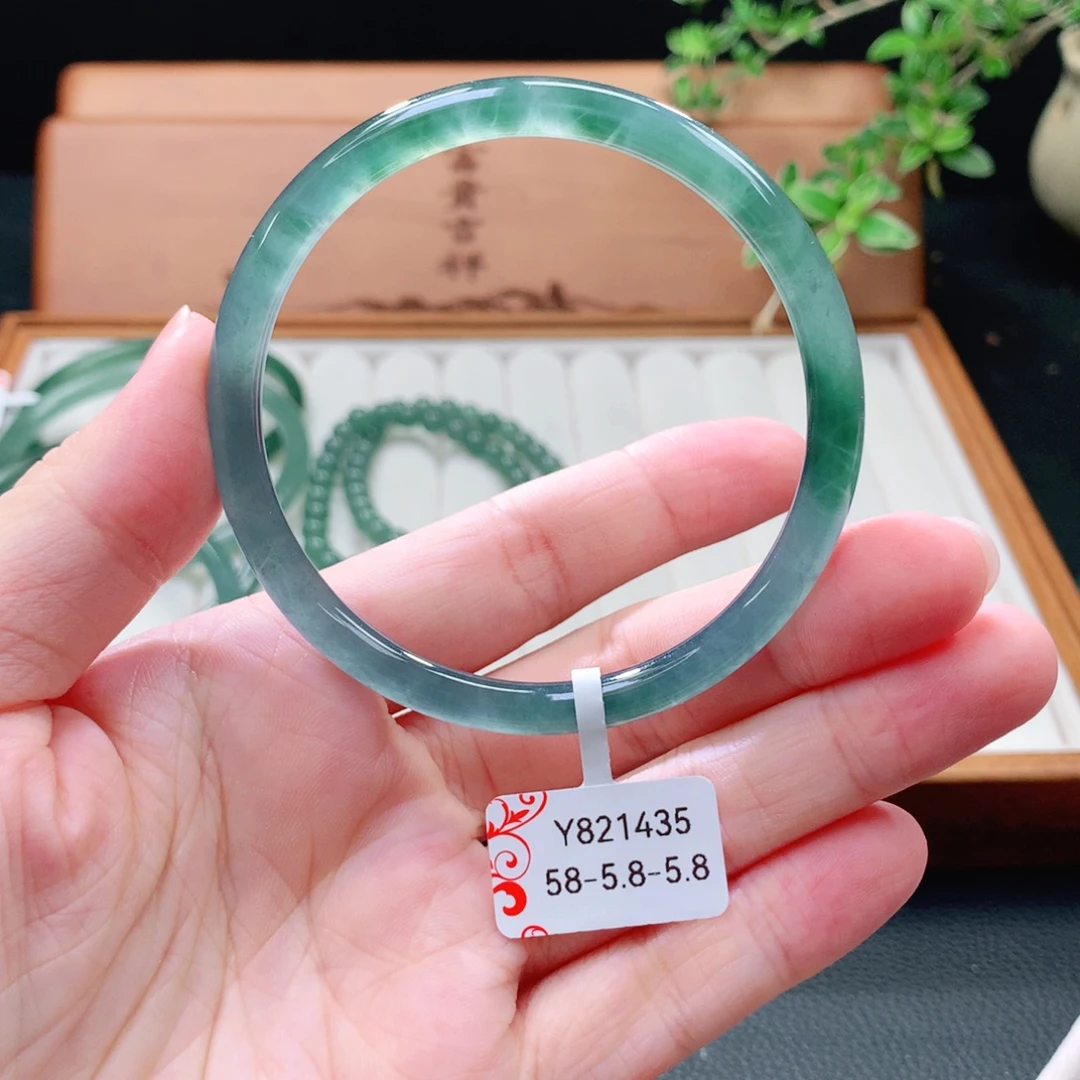 未镶嵌手镯（圆镯）翡翠