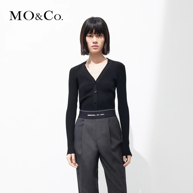 【达播用链接】MOCO春季翻领V领坑条肌理修身针织衫MBC1SWT002