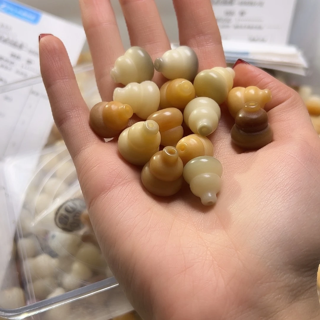 白玉菩提吊坠五颗卡18左右敦煌葫芦