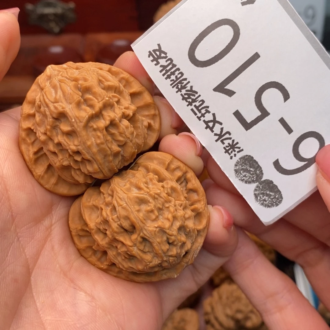 文玩核桃把件38三角白