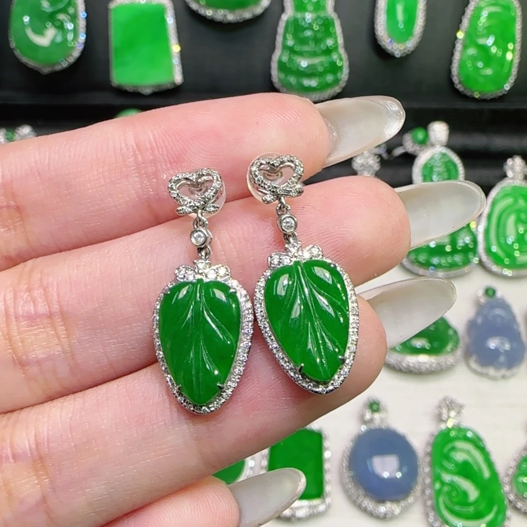 翡翠18K金镶嵌颈饰耳饰