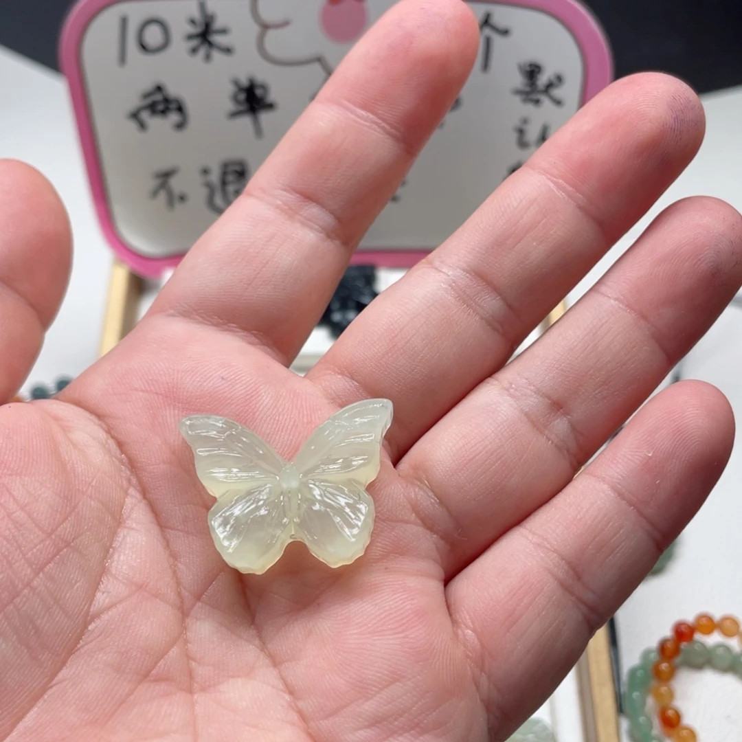 山***里未镶嵌蛇纹石玉颈饰