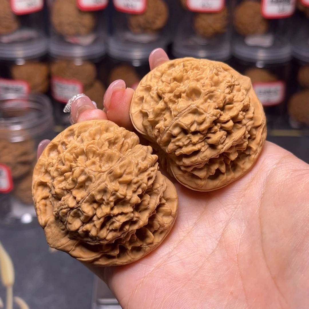 ****虹文玩核桃吊坠麒麟纹