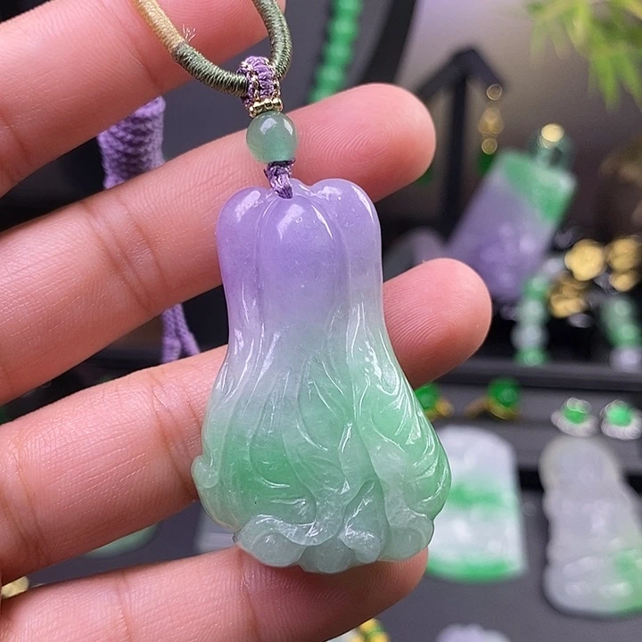 翡翠未镶嵌吊坠(赠链)