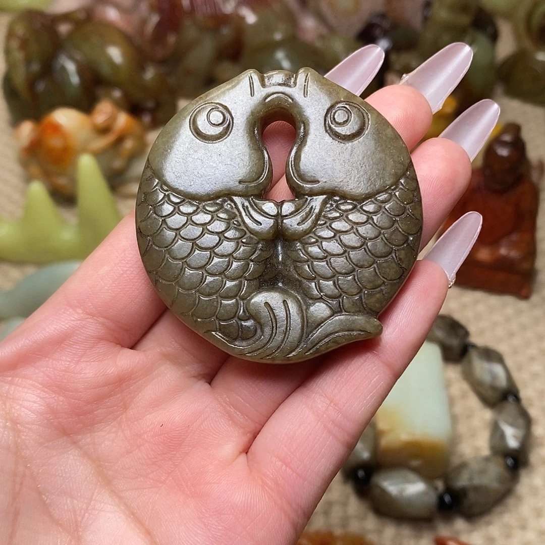 蛇纹石玉未镶嵌颈饰