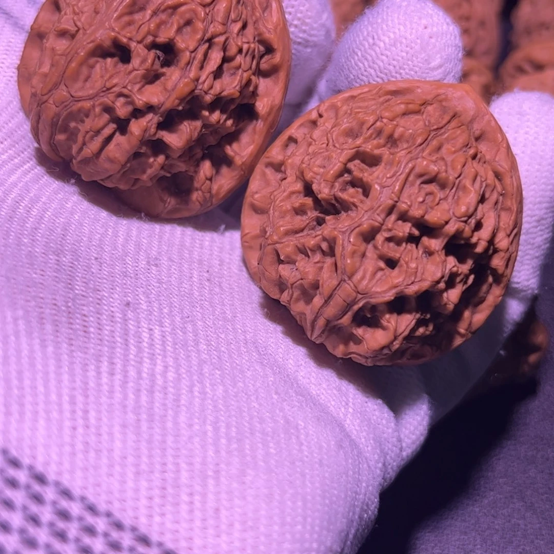 文玩核桃吊坠水龙纹