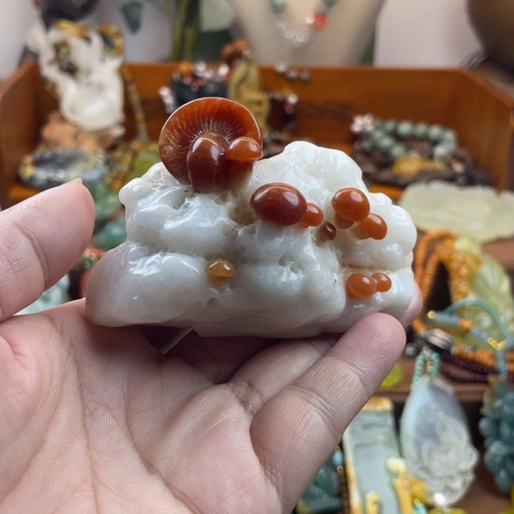 蛇纹石玉未镶嵌吊坠