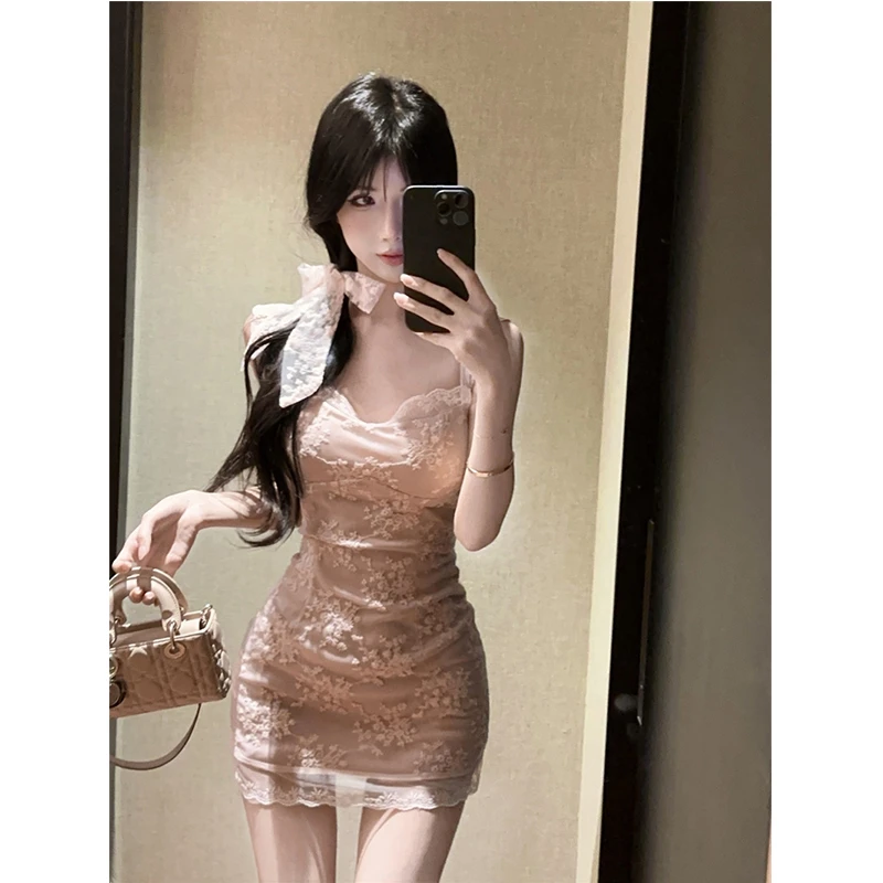 夏季新款纯欲风辣妹蕾丝拼接设计感小飞袖修身包臀短款吊带连衣裙