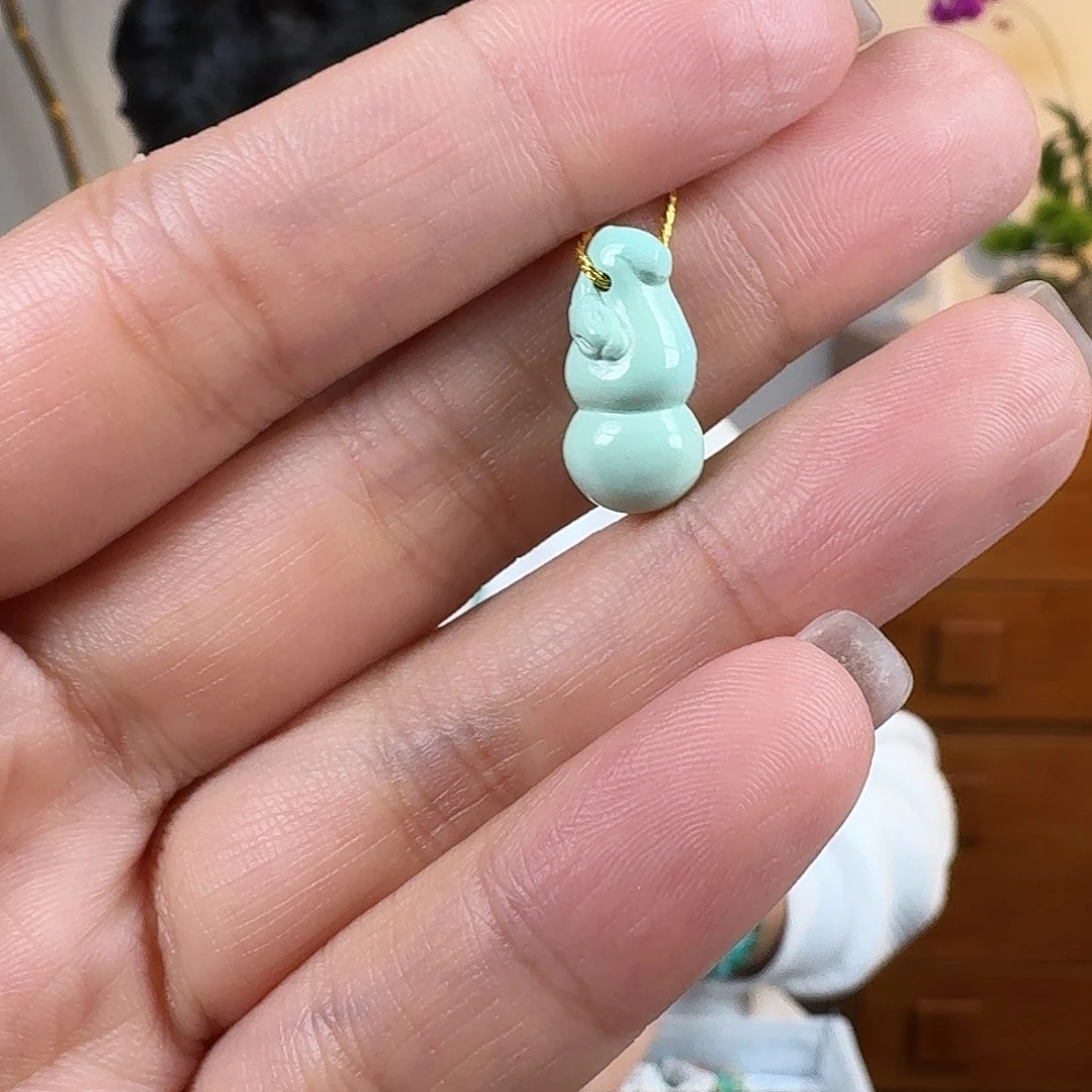 绿松石未镶嵌挂件