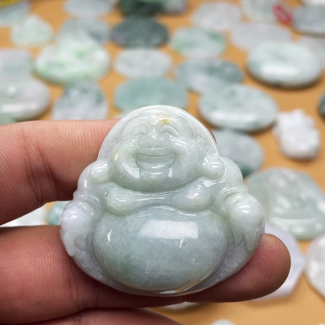 翡翠未镶嵌颈饰佛公