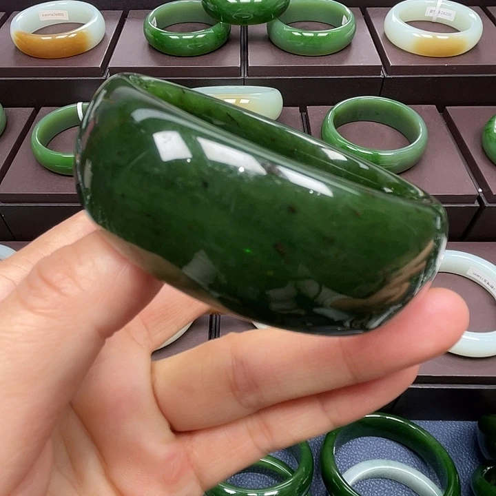 和田玉未镶嵌手镯