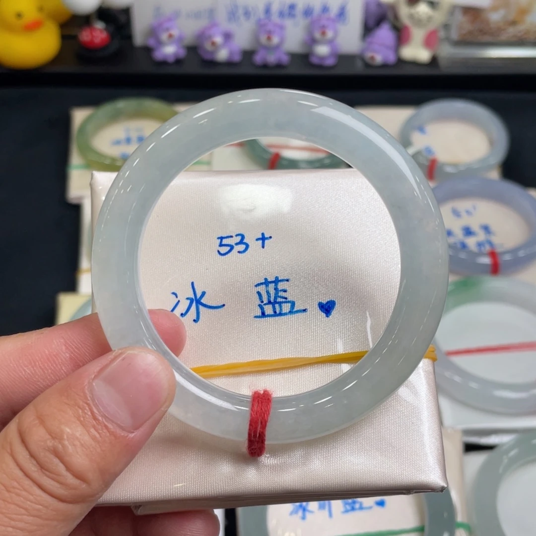 翡翠手镯未镶嵌翡翠手镯