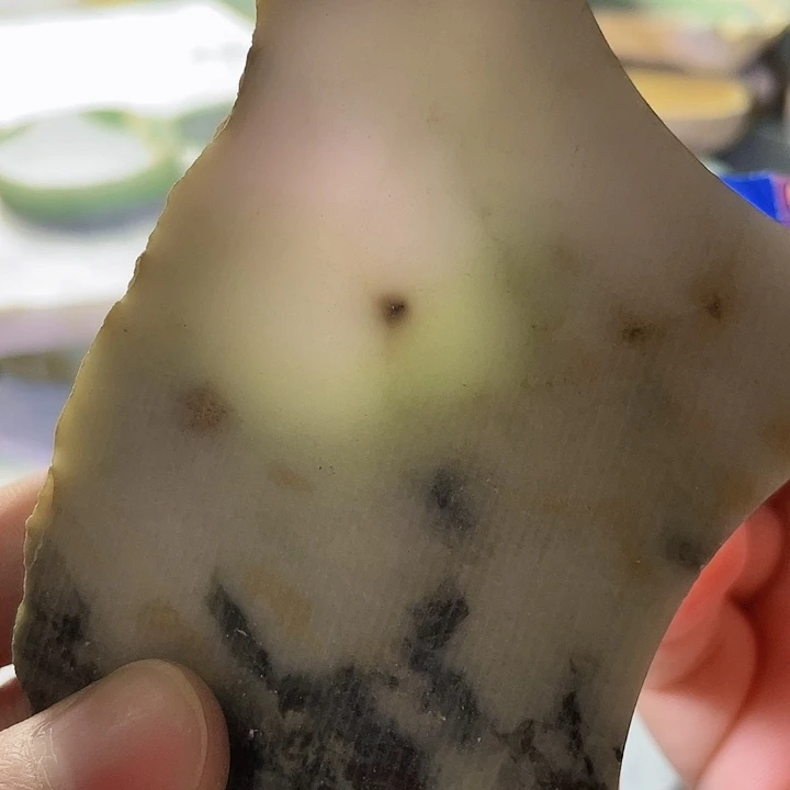 翡翠挂件未镶嵌毛料48