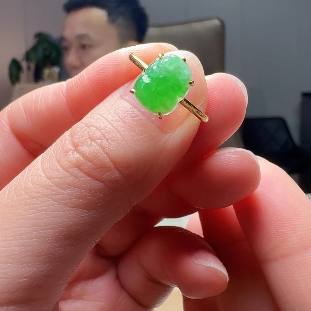 翡翠戒指18K金镶嵌天然