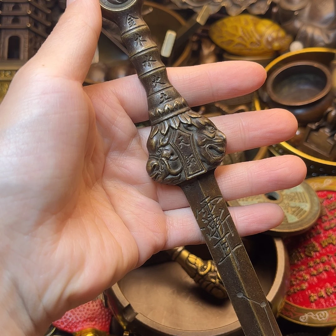 精美铜器工艺品等
