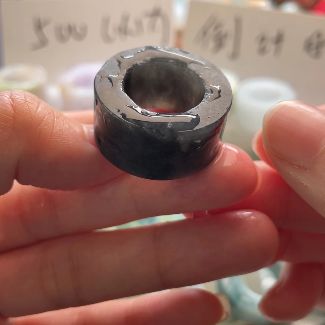 定制翡翠未镶嵌戒指