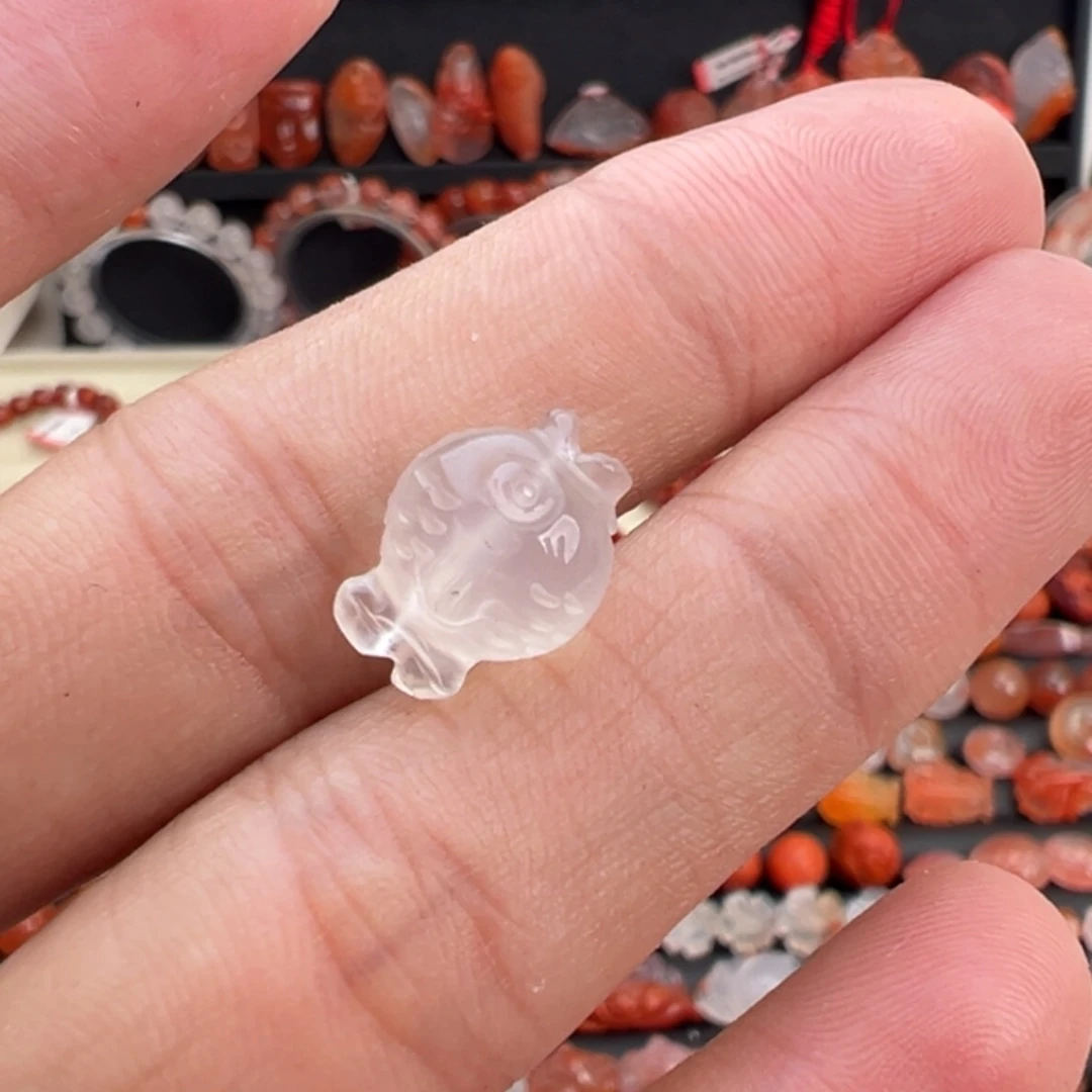 南红玛瑙未镶嵌颈饰嘟嘟鱼