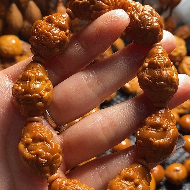 吊坠橄榄核八大财神