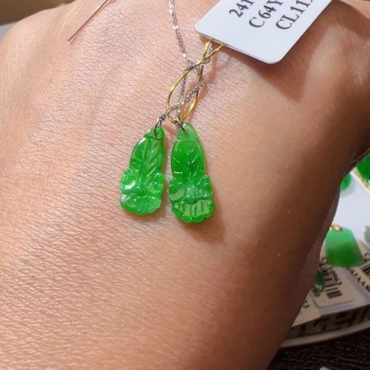 翡翠挂件18K金镶嵌