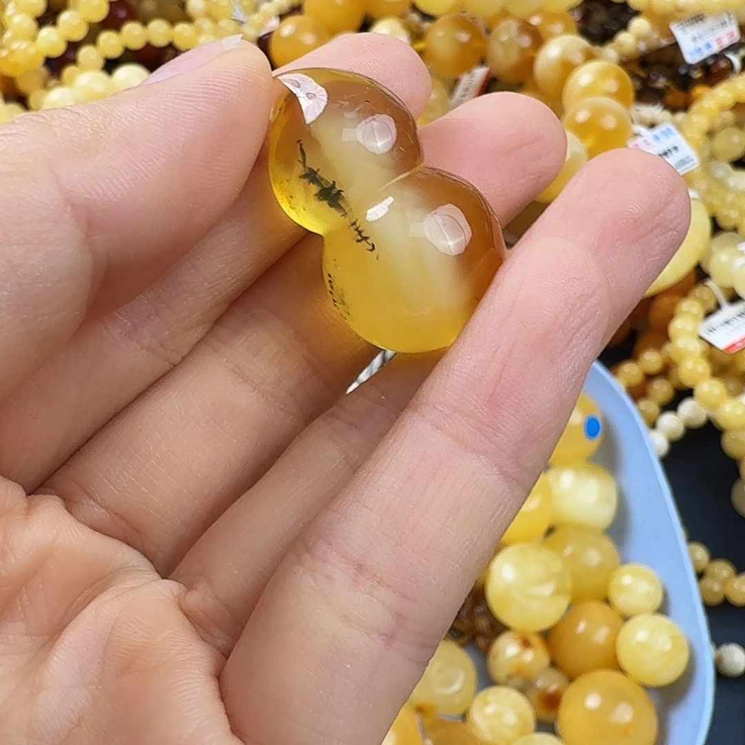 琥珀未镶嵌珠宝奇石