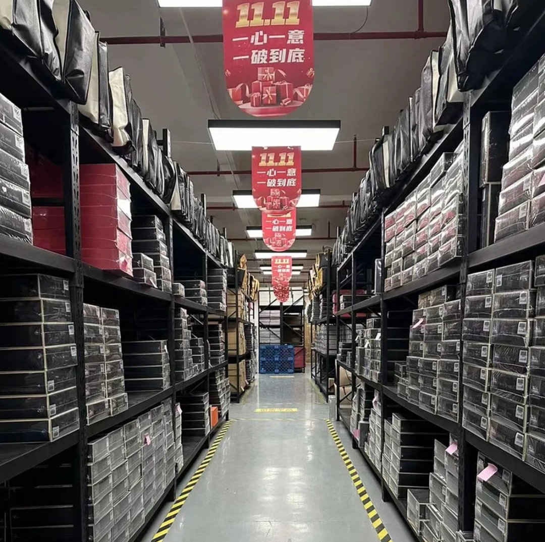轻奢全棉纯色镂空四件套高支高密（罗曼-拉菲红 ）