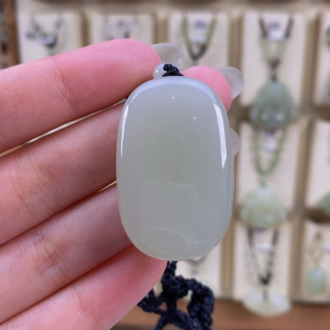 写***台和田玉未镶嵌颈饰