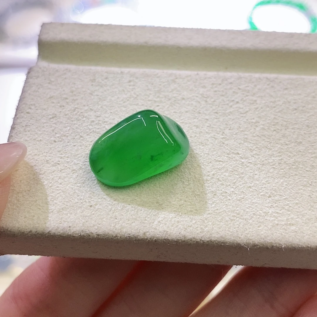 翡翠未镶嵌挂件随行