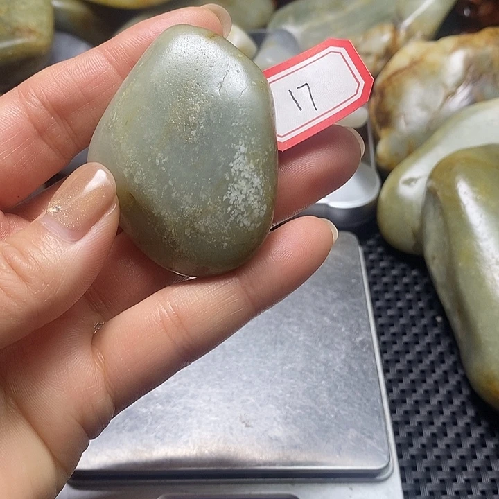 和田玉未镶嵌珠宝奇石17