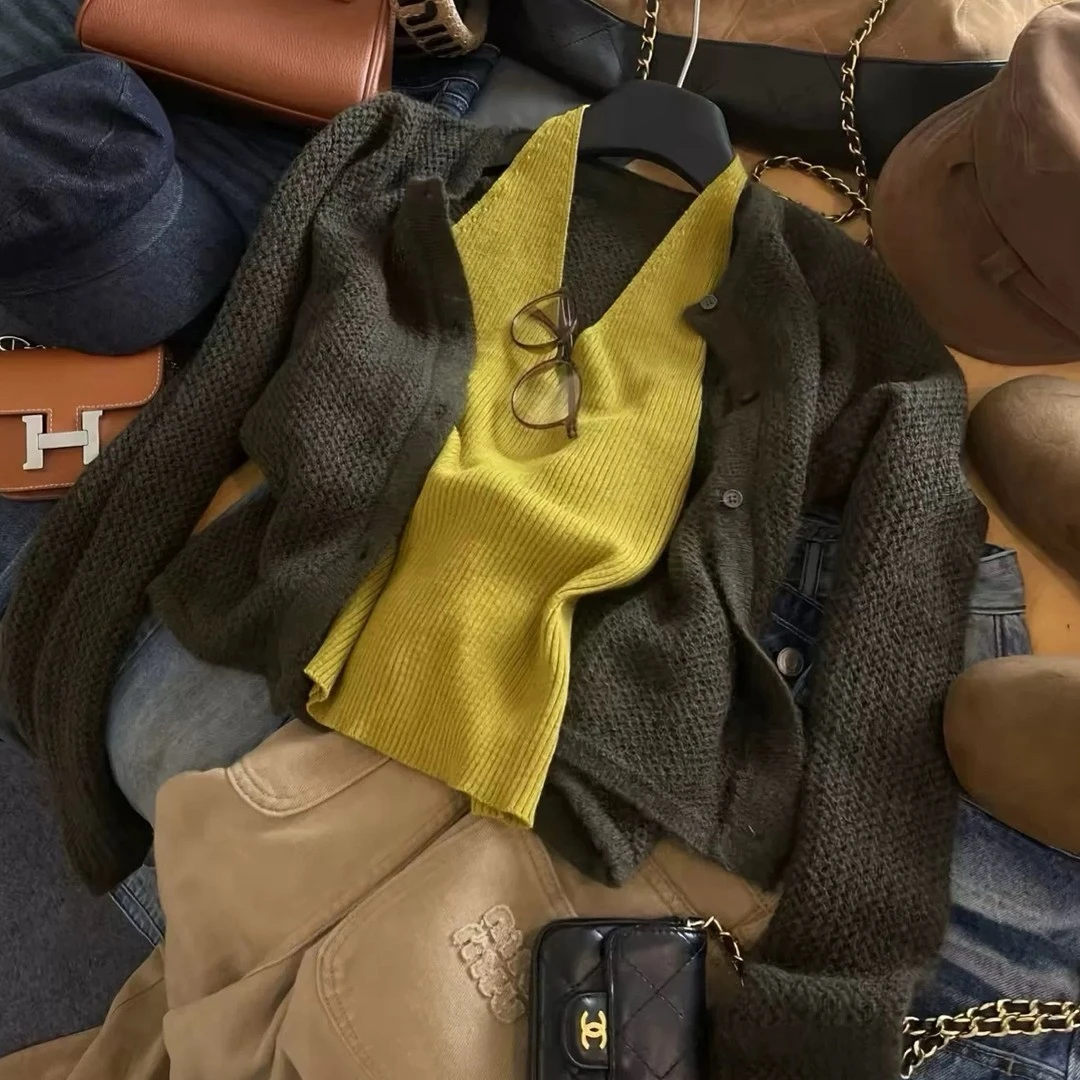 2025秋装新款针织开衫挂脖吊带背心两件套针织常规款网红拼色上衣