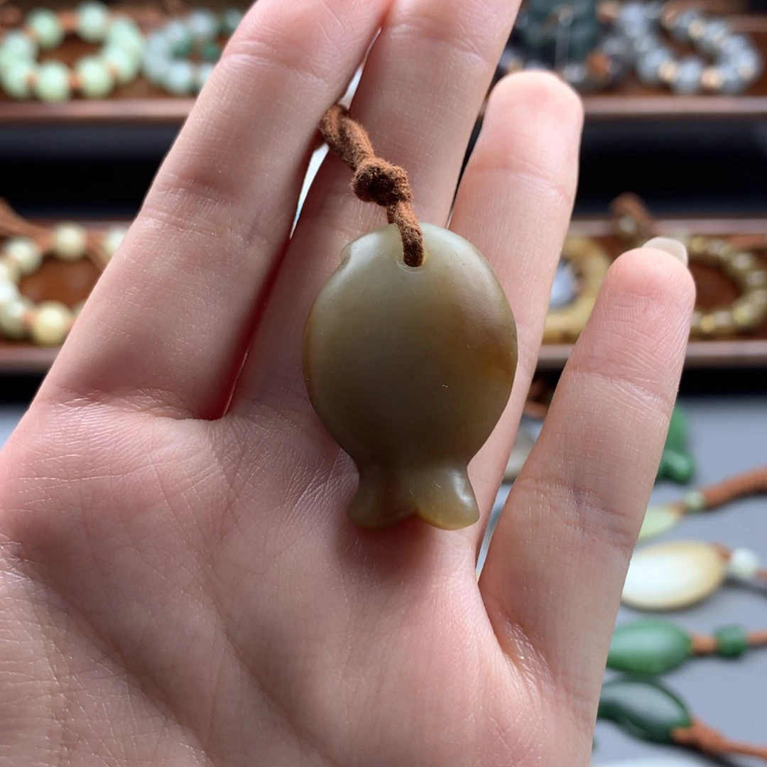 颈饰未镶嵌和田玉笑****娃