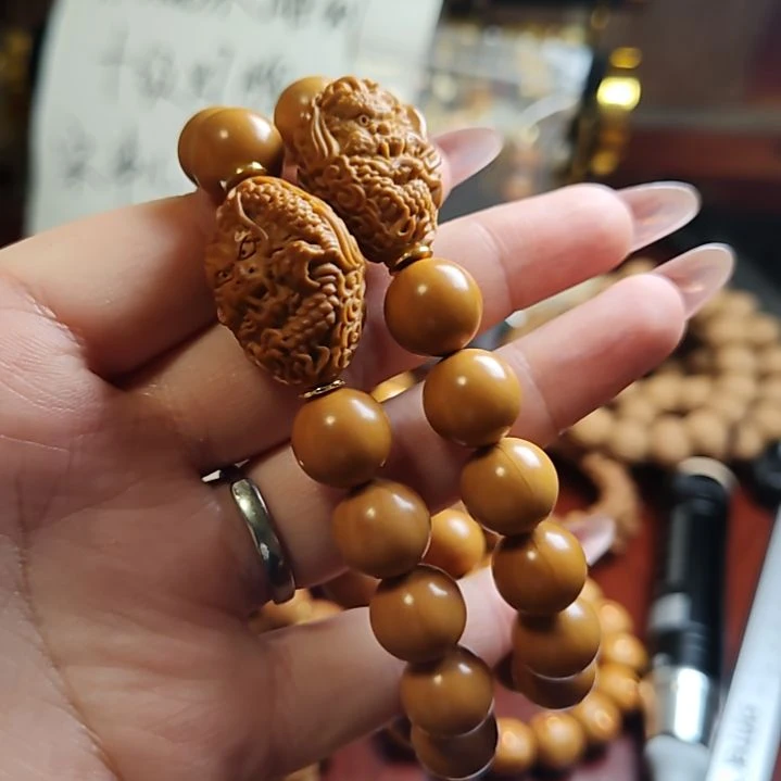 吊坠猴头核桃核雕款