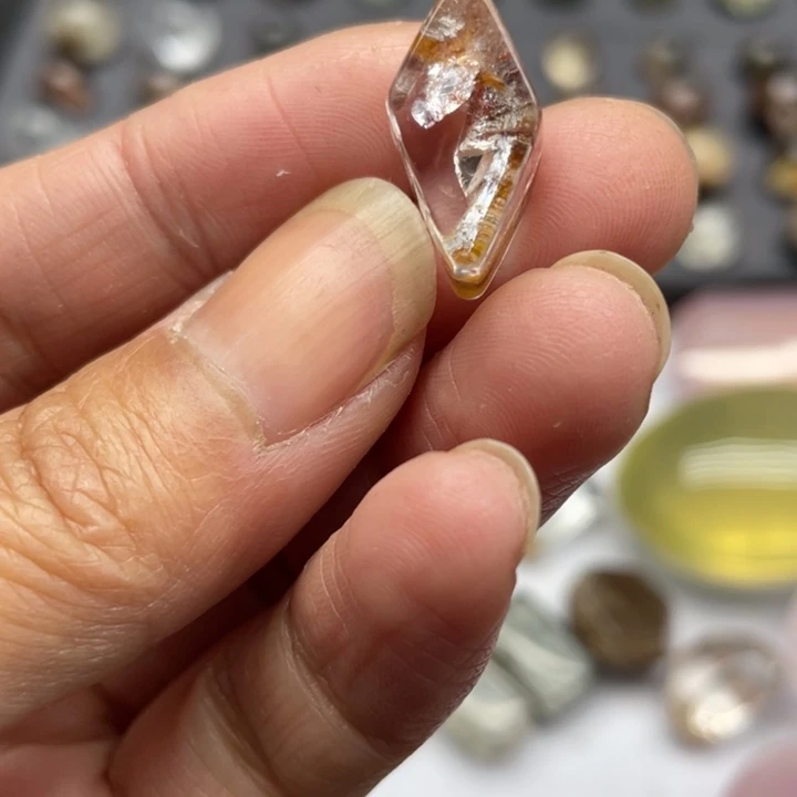 纯天然幽灵碧玺（处理）