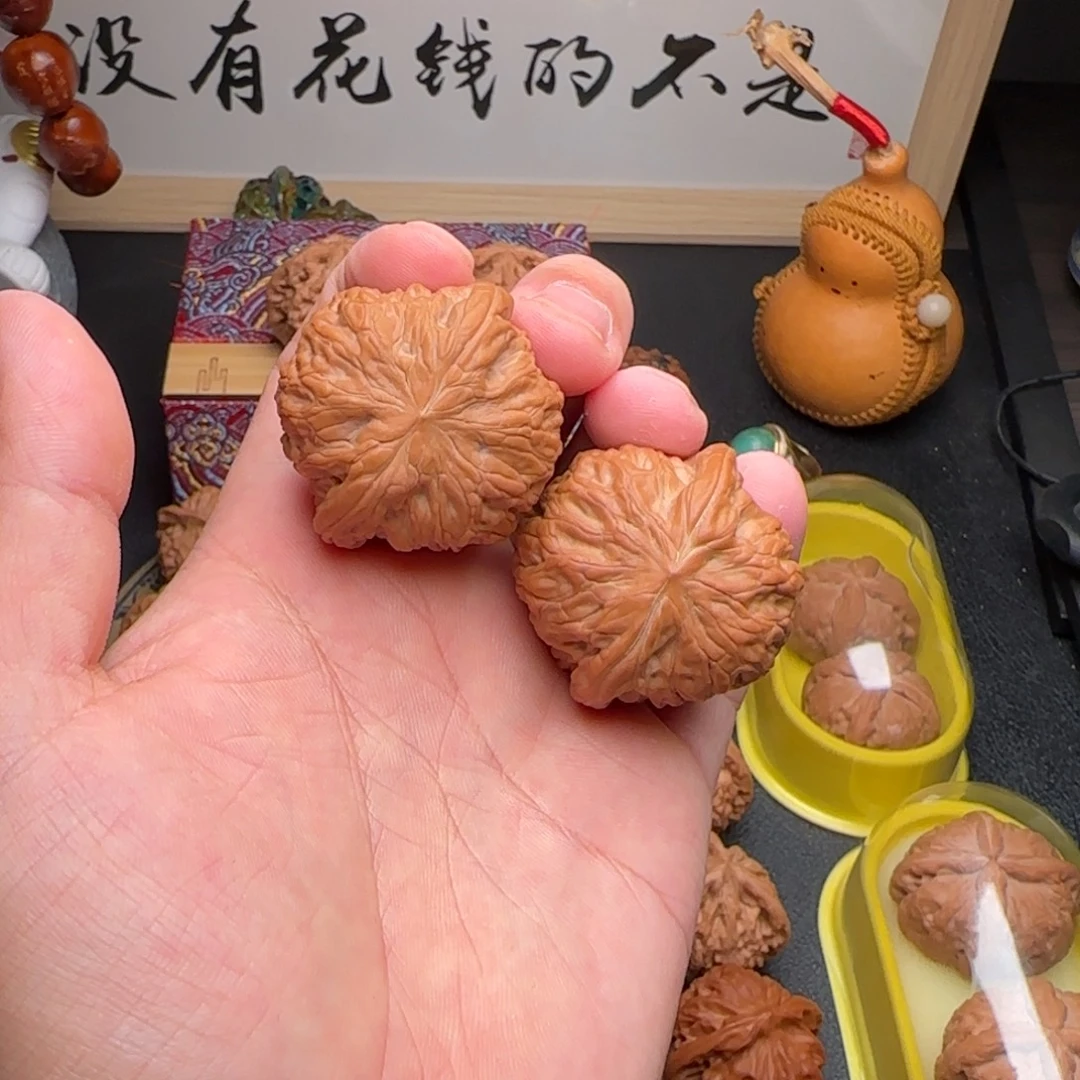 文玩核桃吊坠铁锤