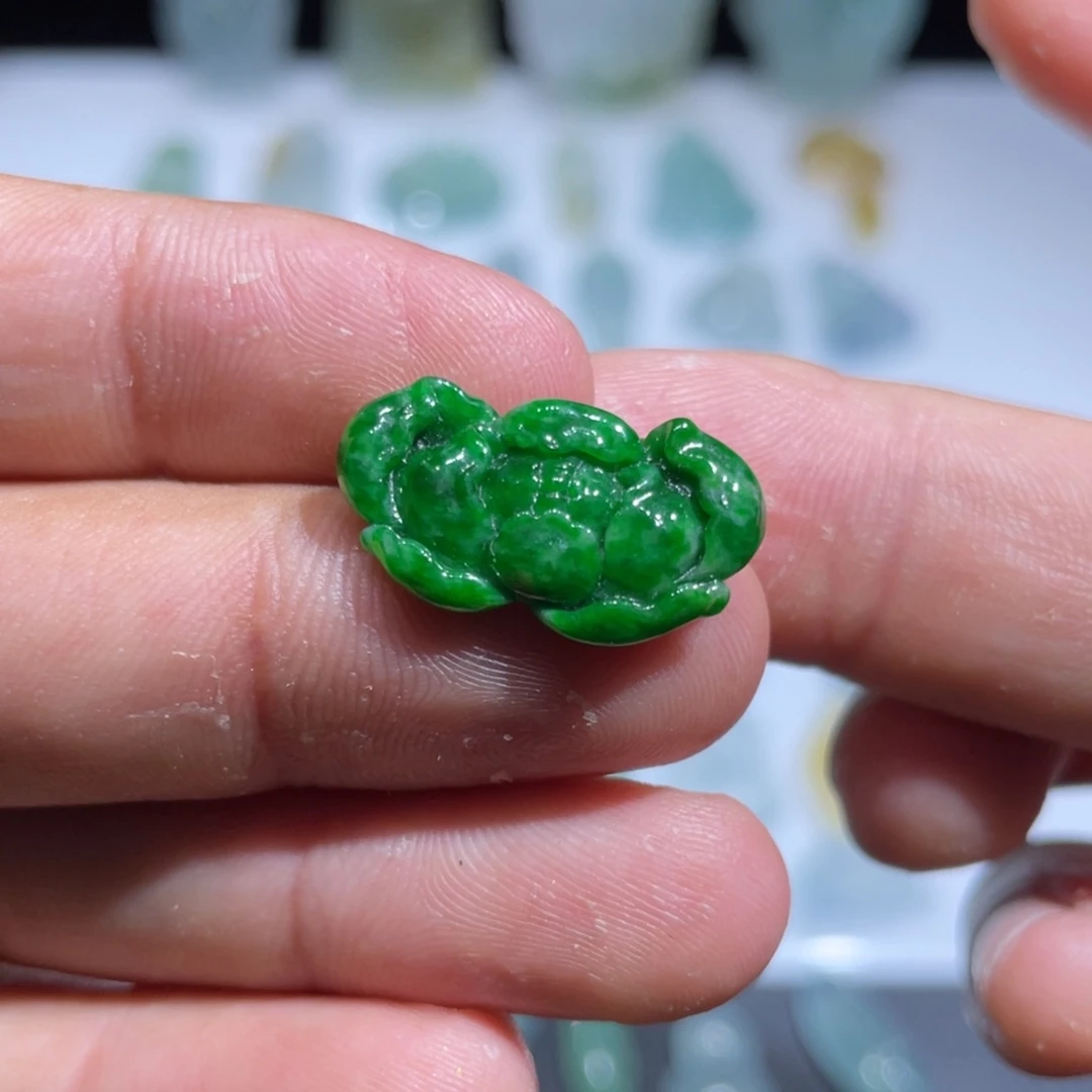 颈饰未镶嵌翡翠牡丹
