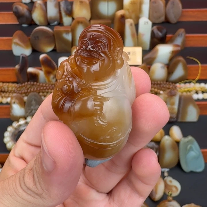 十***生和田玉（糖玉）未镶嵌颈饰