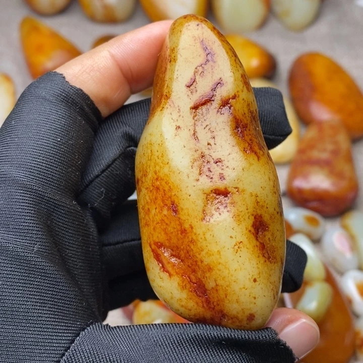 和田玉未镶嵌把件