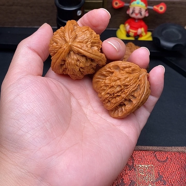 未****文玩核桃把件白奔