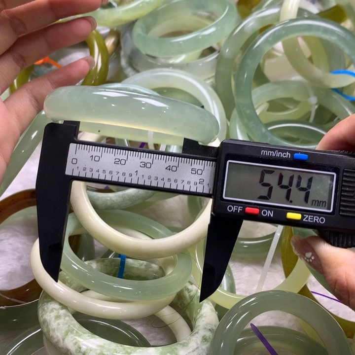 未镶嵌蛇纹石玉手镯263
