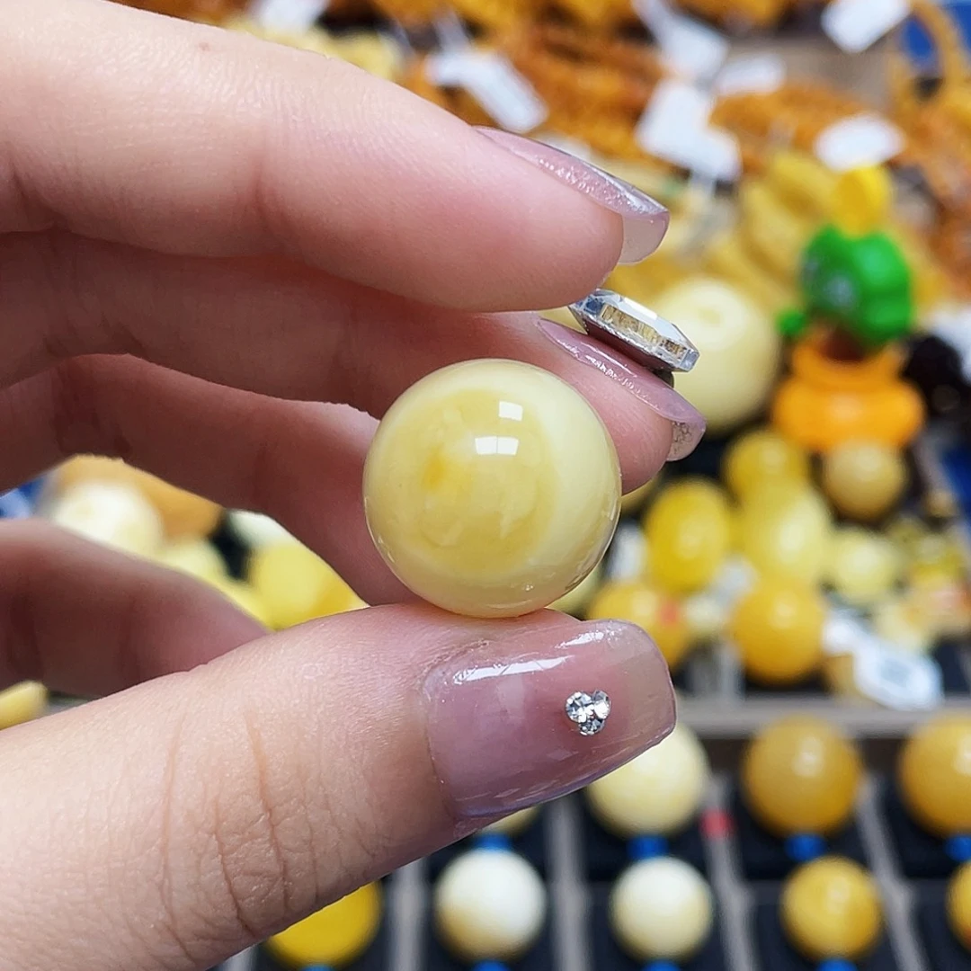 未镶嵌琥珀珠宝奇石阿****天17.8mm瑕