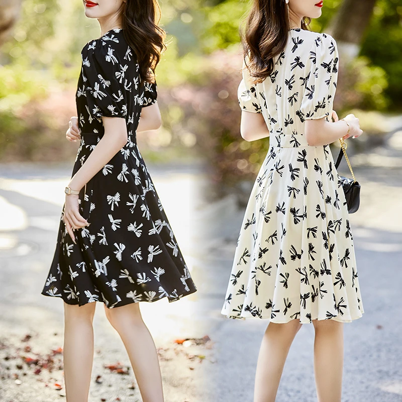 复古工装风中长款夏季印花连衣裙挂脖式单排扣高腰碎花显瘦气质