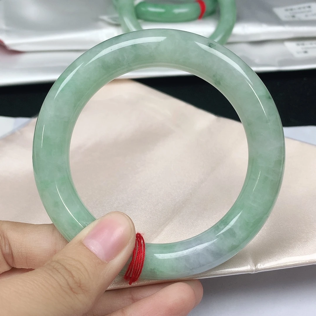 翡翠手镯未镶嵌093圆