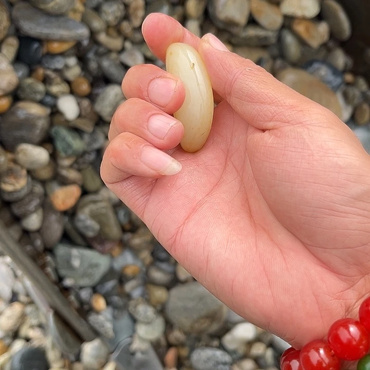 未镶嵌和田玉（糖玉）车挂