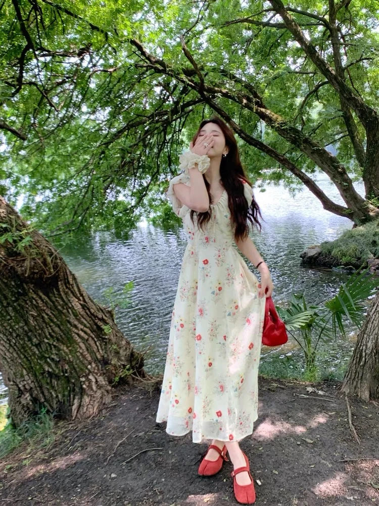 2025新款甜美夏季法式连衣裙小个子气质碎花收腰