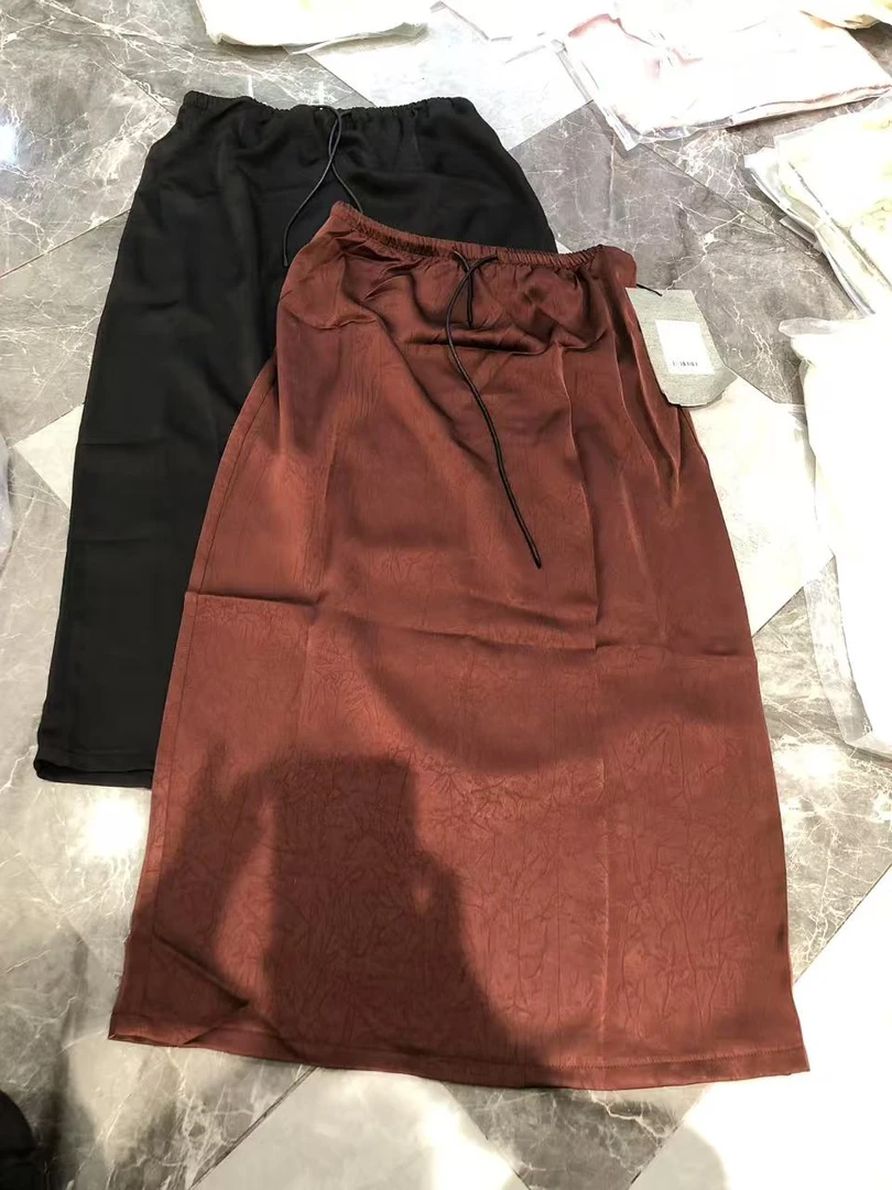 欧货醋酸松紧腰直筒半身裙