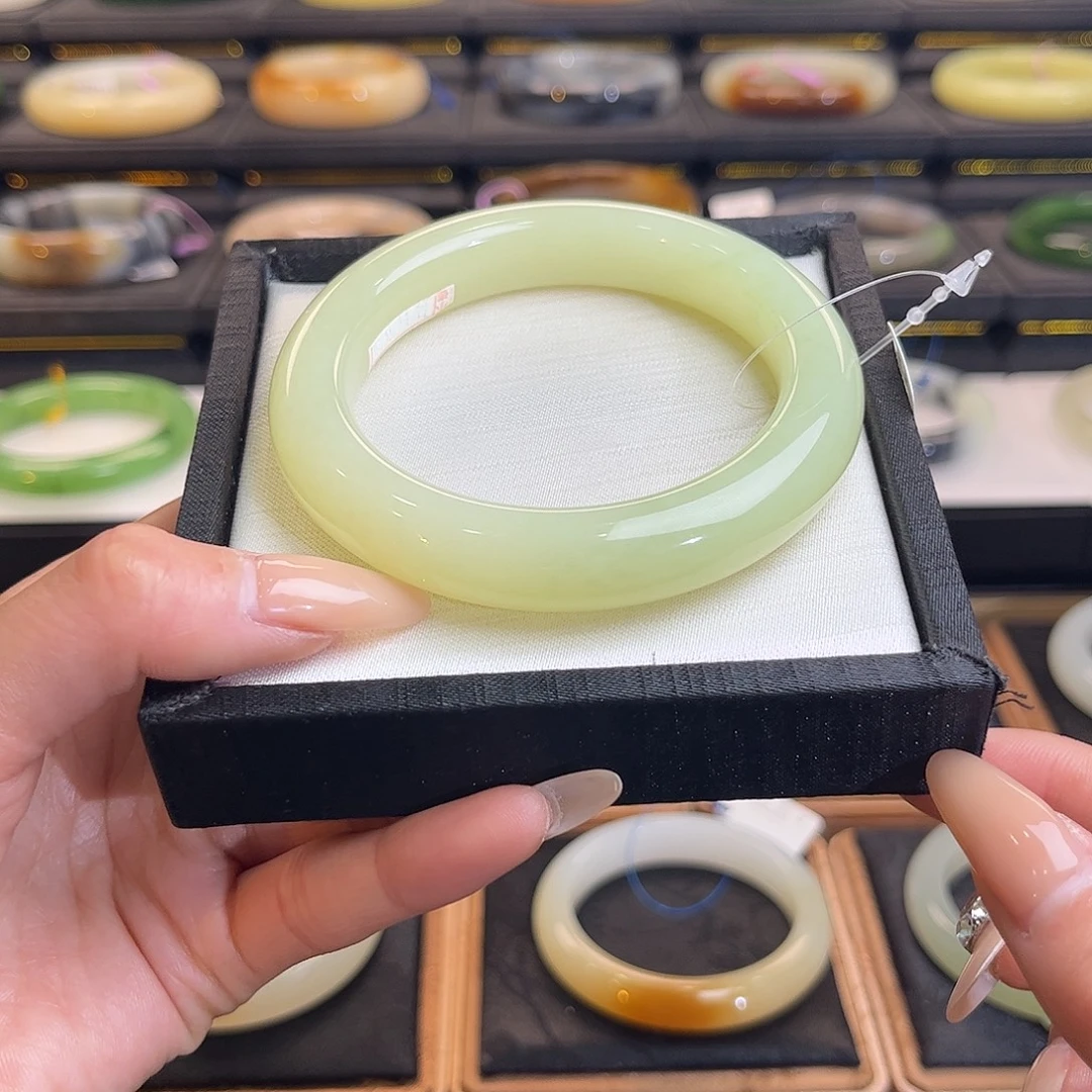 和田玉未镶嵌手镯58 59