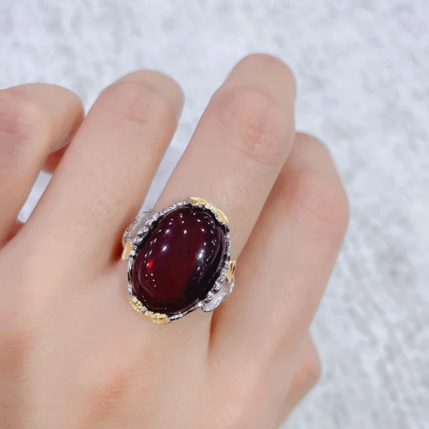 时尚个性金枝杏叶大椭圆血色琥珀戒指轻奢小众