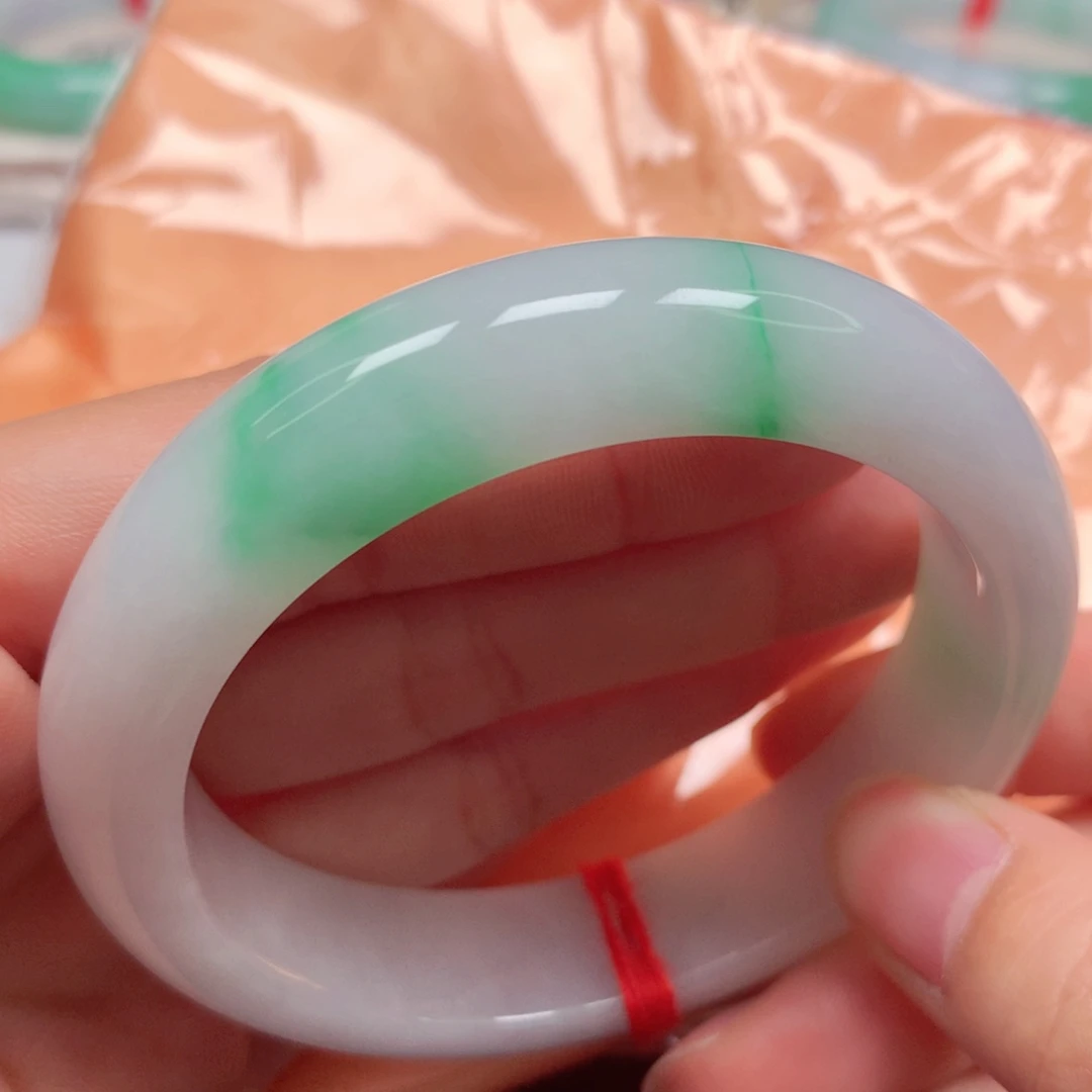 翡翠未镶嵌手镯细腻冰润白底青5657