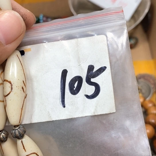 红***儿吊坠滴血莲花菩提